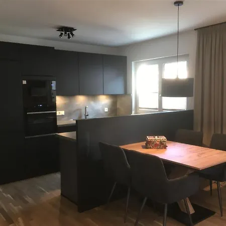 Monas Apartament *