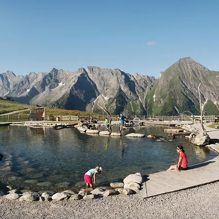 Апартаменти Monas